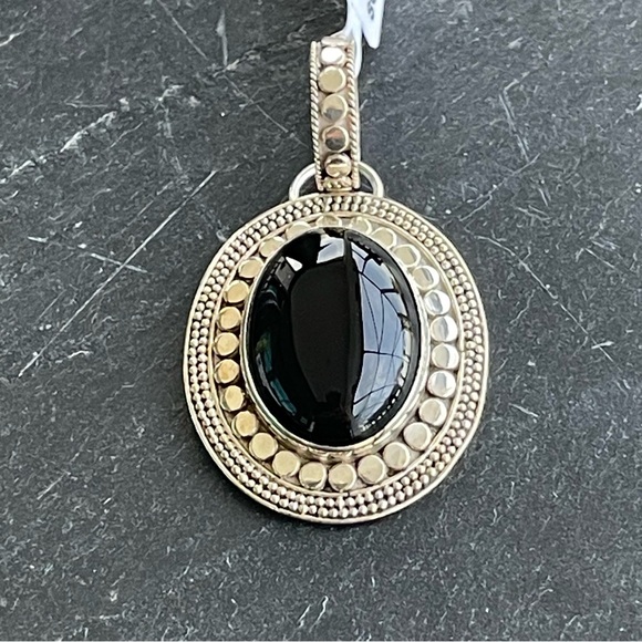 Elegant Black Onyx and Sterling Silver 925 pendant